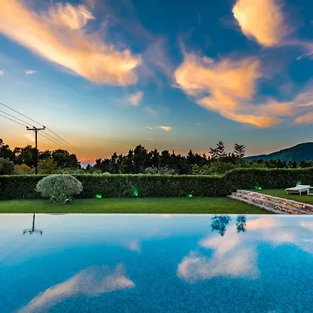 Luxury With Private Pool In Skopelos, Ideal For Families, Aelia By Kardous *