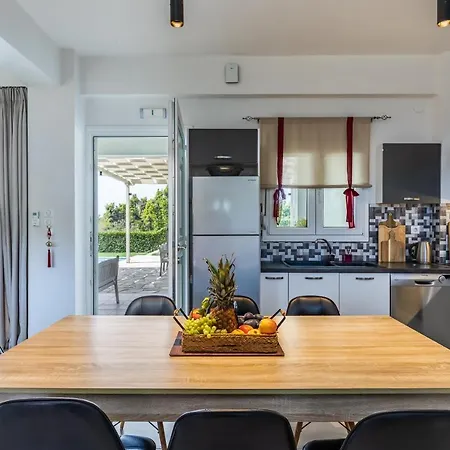 Villa Luxury With Private Pool In Skopelos, Ideal For Families, Aelia By Kardous Alikias