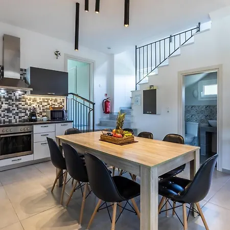 Luxury With Private Pool In Skopelos, Ideal For Families, Aelia By Kardous Vilă *