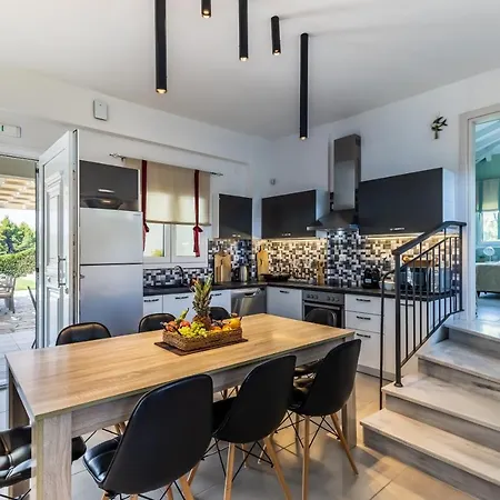 Villa Luxury With Private Pool In Skopelos, Ideal For Families, Aelia By Kardous *