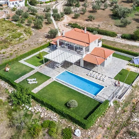 Luxury With Private Pool In Skopelos, Ideal For Families, Aelia By Kardous Villa